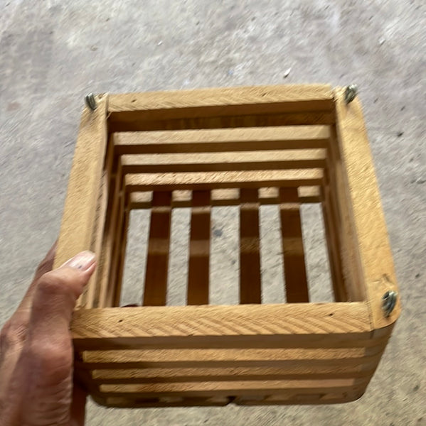 8" square wooden vanda basket