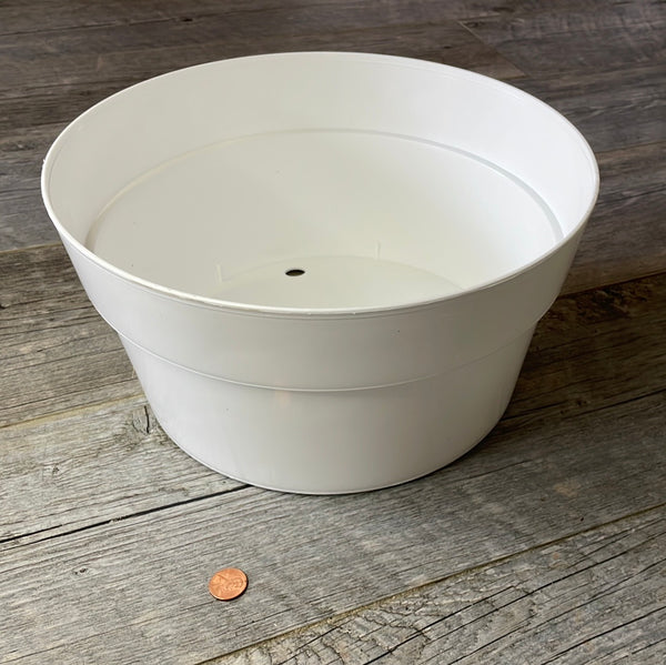 12" round white plastic bulb pan