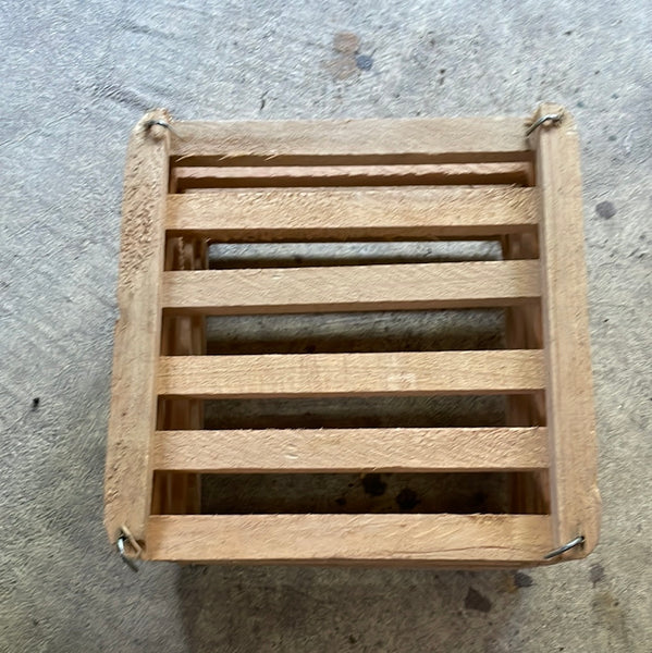 8" square wooden vanda basket