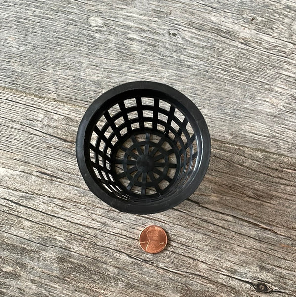 2.75" round black net cup