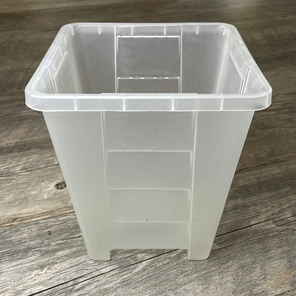7.5" square clear footed pot *NEW*