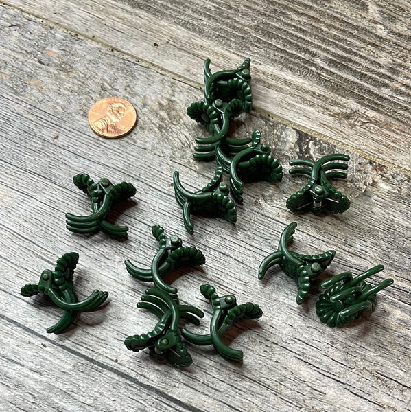 Green Daisy plant clips - medium - 12 pack