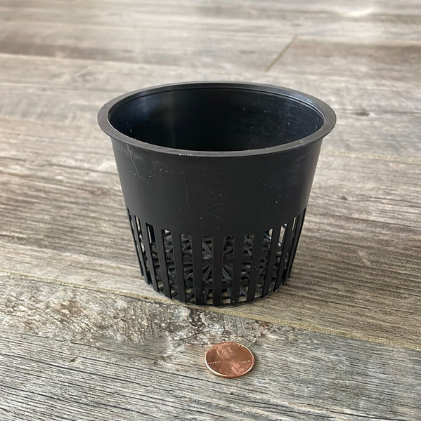 3.75" round black net cup