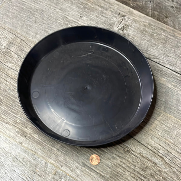 10” black plastic saucer